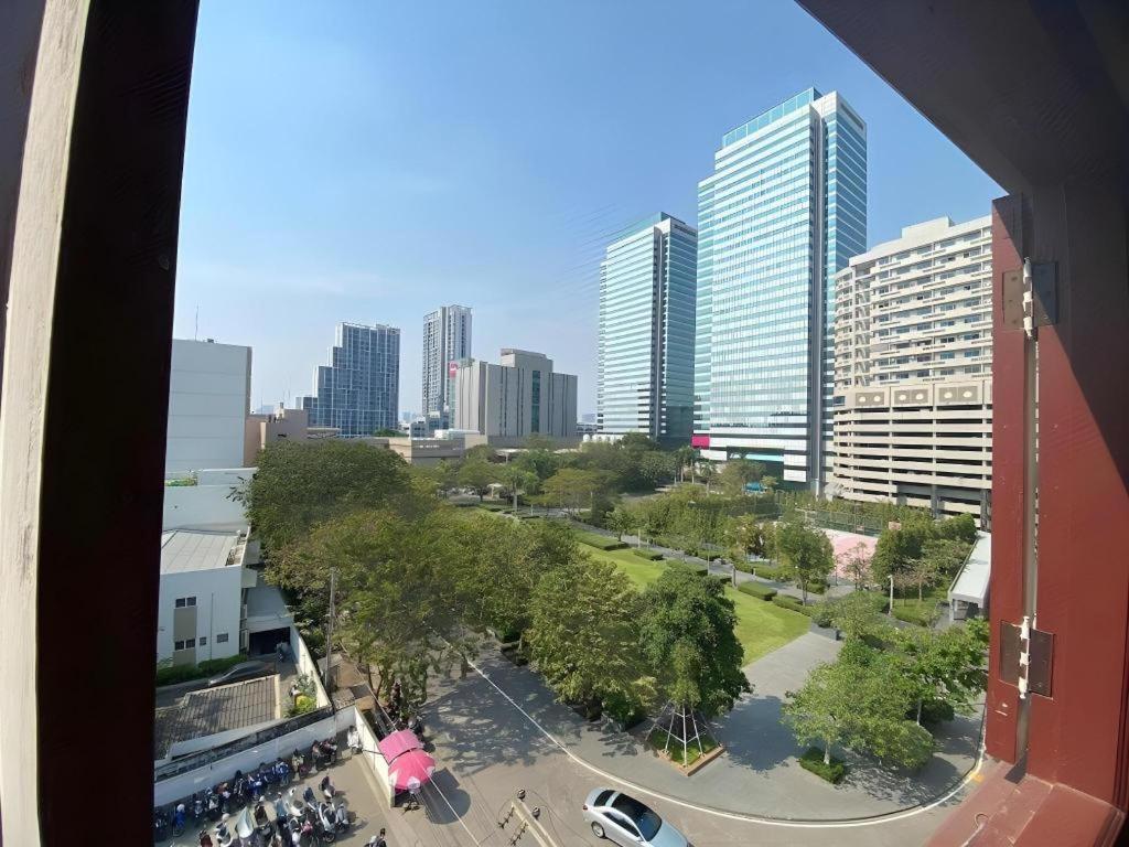 Rest@Ratchada Hotel Bangkok Bagian luar foto