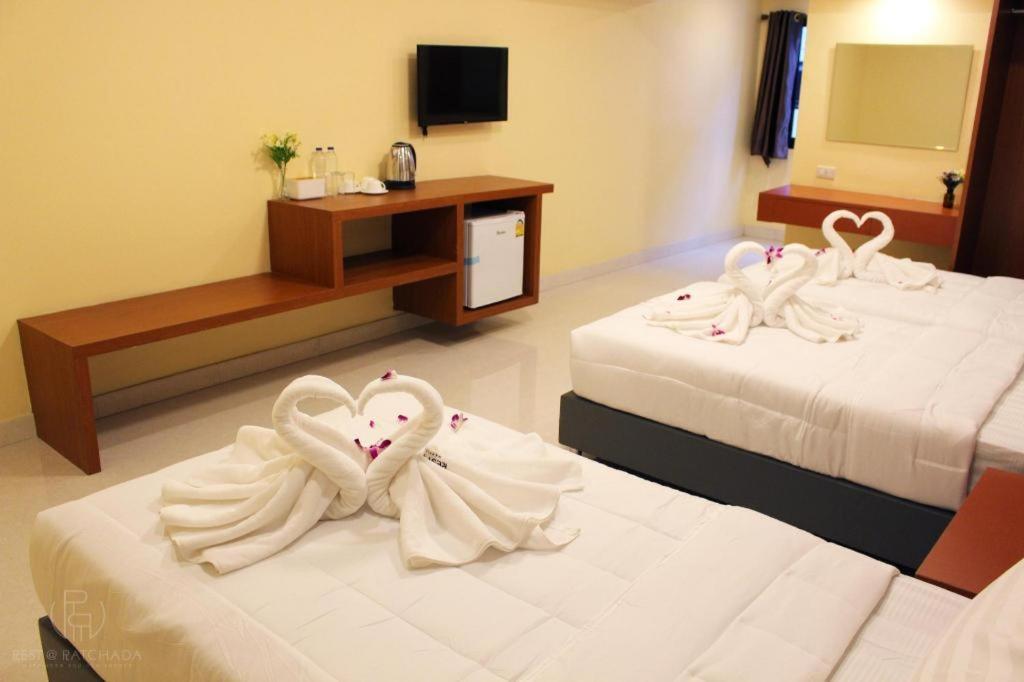 Rest@Ratchada Hotel Bangkok Bagian luar foto