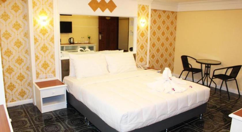 Rest@Ratchada Hotel Bangkok Bagian luar foto